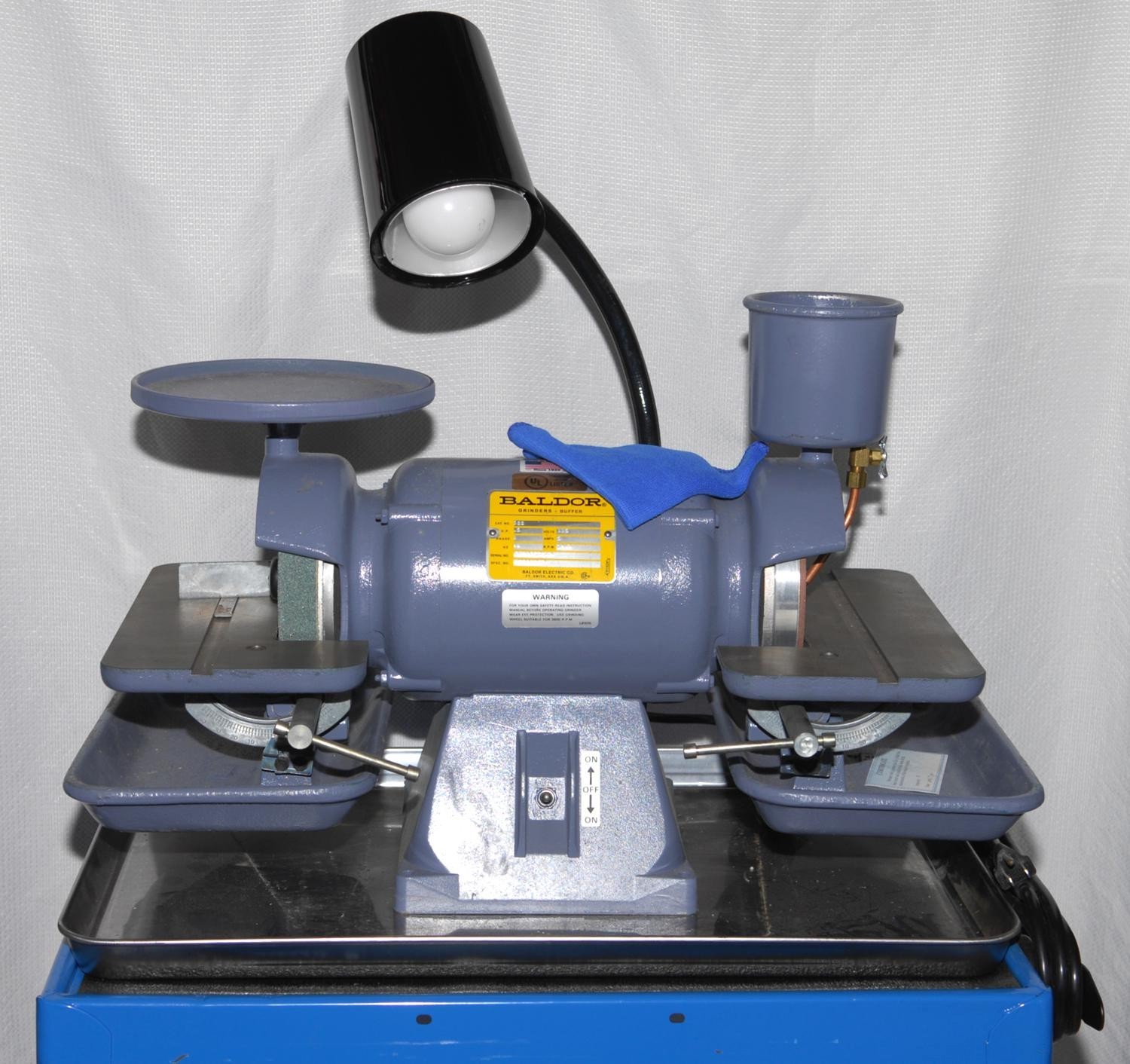 BALDOR No. 522 3600RPM 1/2HP 1PH 6″ DIAMOND WHEEL GRINDER w/ WHEELS & STAND-NICE