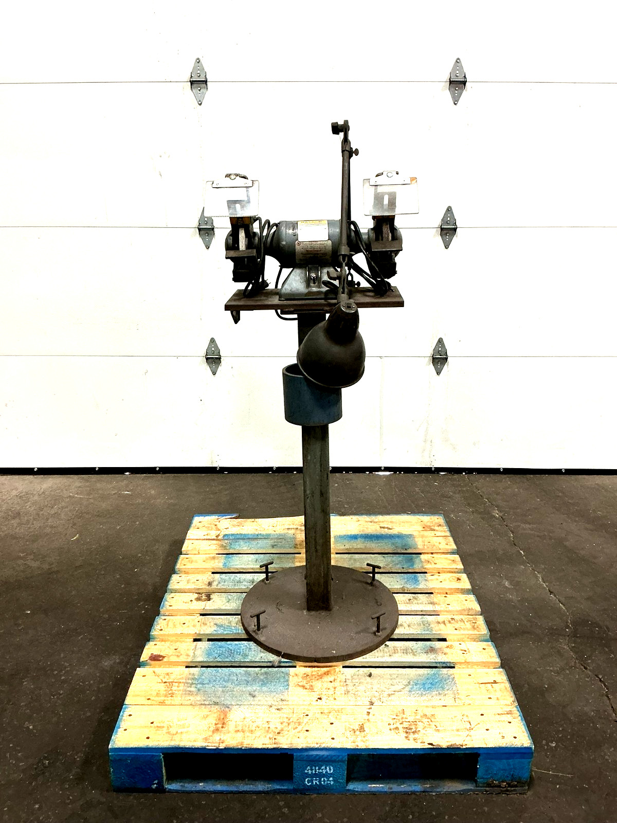 MO-6744, BALDOR 623E PEDESTAL GRINDER / BUFFER. 1/3 HP. 115 V. 1 PH. 3600 RPM.