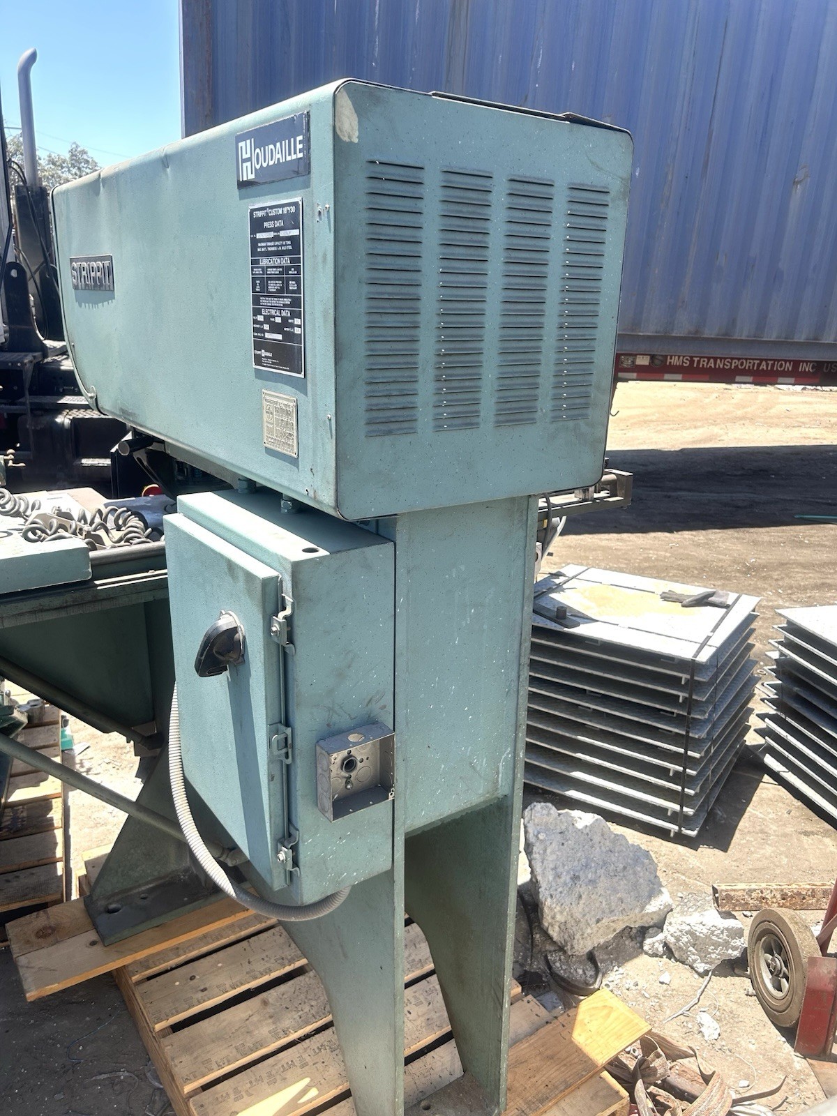 Strippit Houdaille Custom 18/30 30-Ton Hydraulic Turret Punch Press 230V 3-Phase