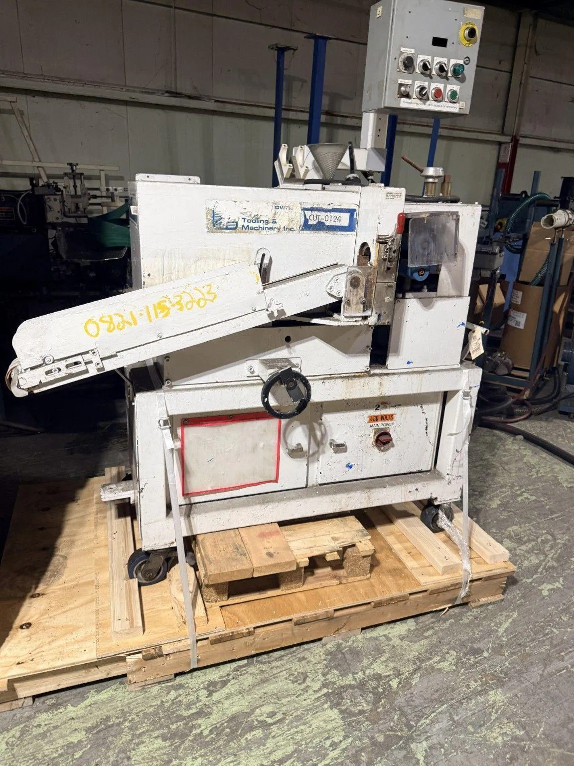 Fly Knife Cutter w/ Conveyor Take Away & Adjustable Guide Table 480V Industrial