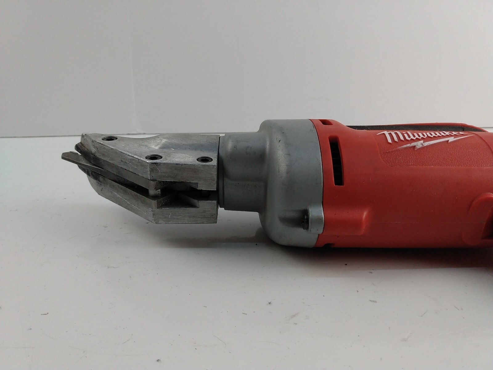 Milwaukee 6852-20 BROKEN Corded 18-Gauge Sheet Metal Shear 6.8 Amp Motor BROKEN