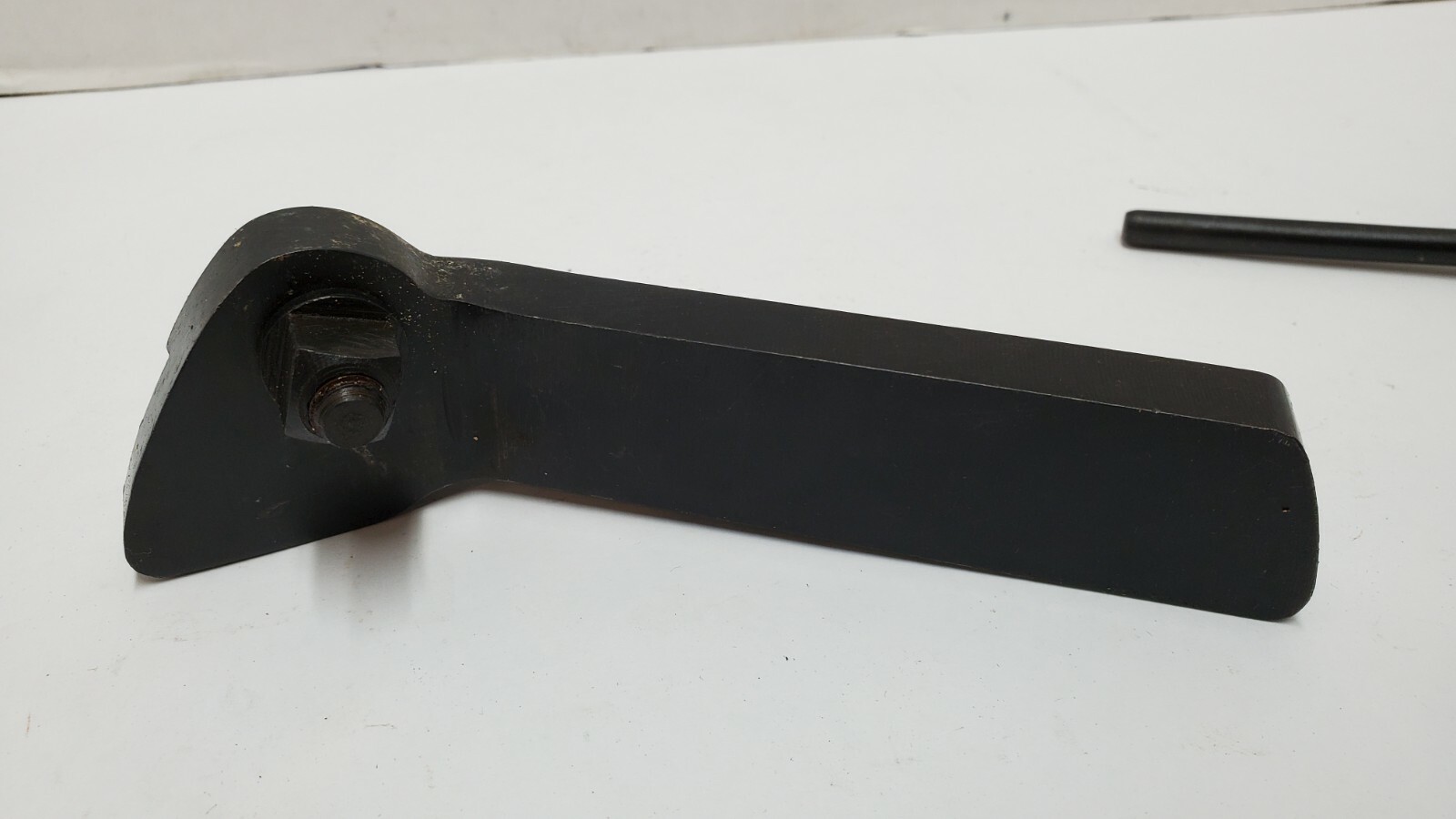 IMPORT – UNBRANDED LATHE CUT OFF TOOL HOLDER, LEFT HAND, WITH WRENCH