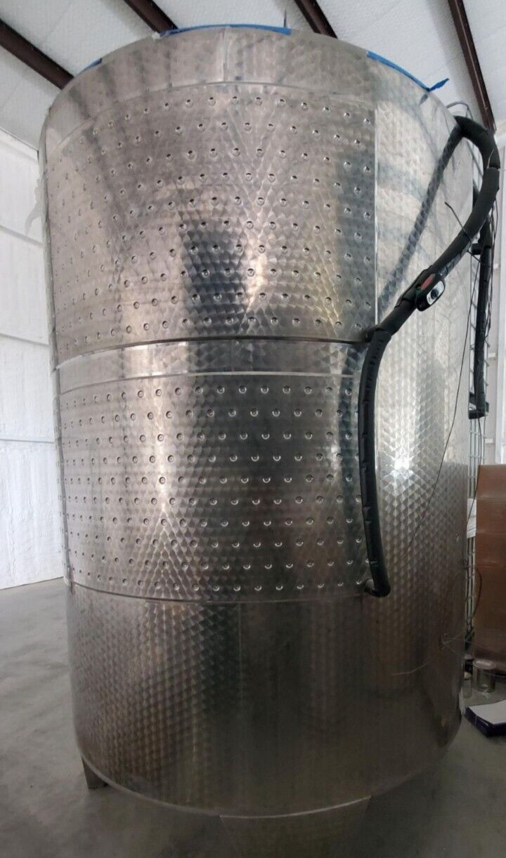 Letina 2310 Gal. / 8750L S.S. Vertical Jacketed Closed Top Storage Tank AISI 304