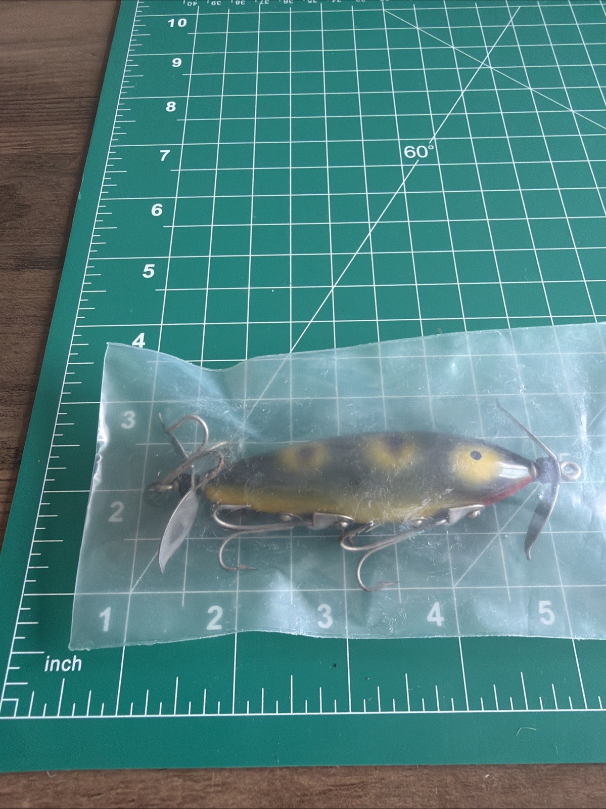 South Bend Vintage Wooden Fishing Lure (Green Spotted)