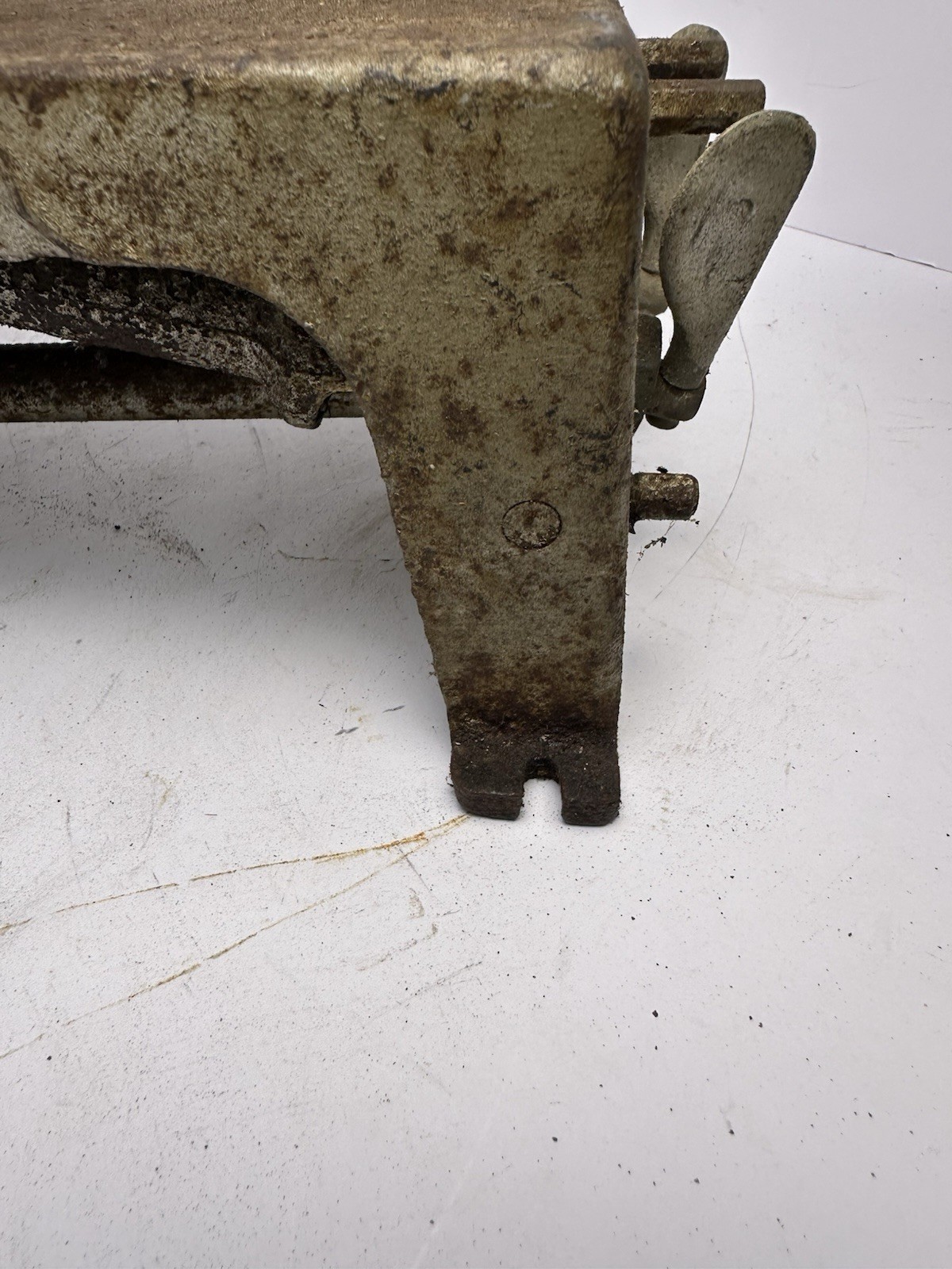 Vintage Johnson No 101 Bench Furnace Cast Iron Gas Forge Blacksmith 1930-1940s