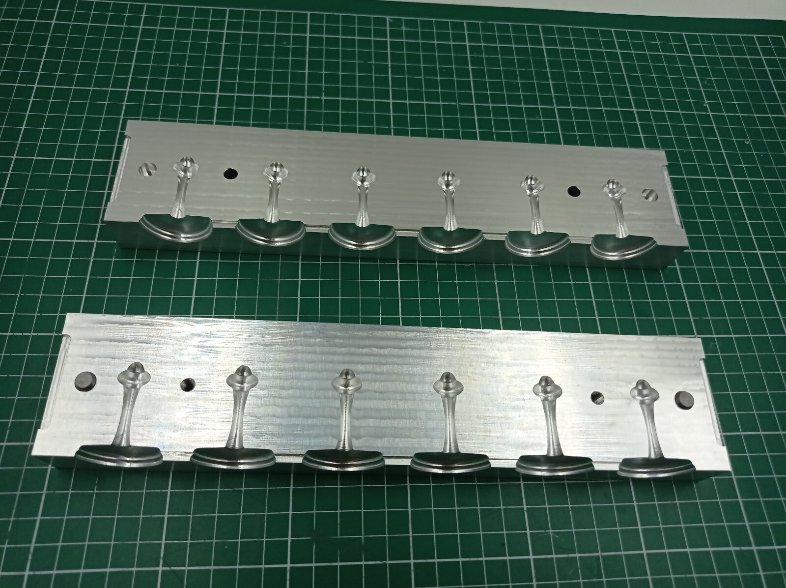 Custom mold building services, CNC machining services, CNC production of parts