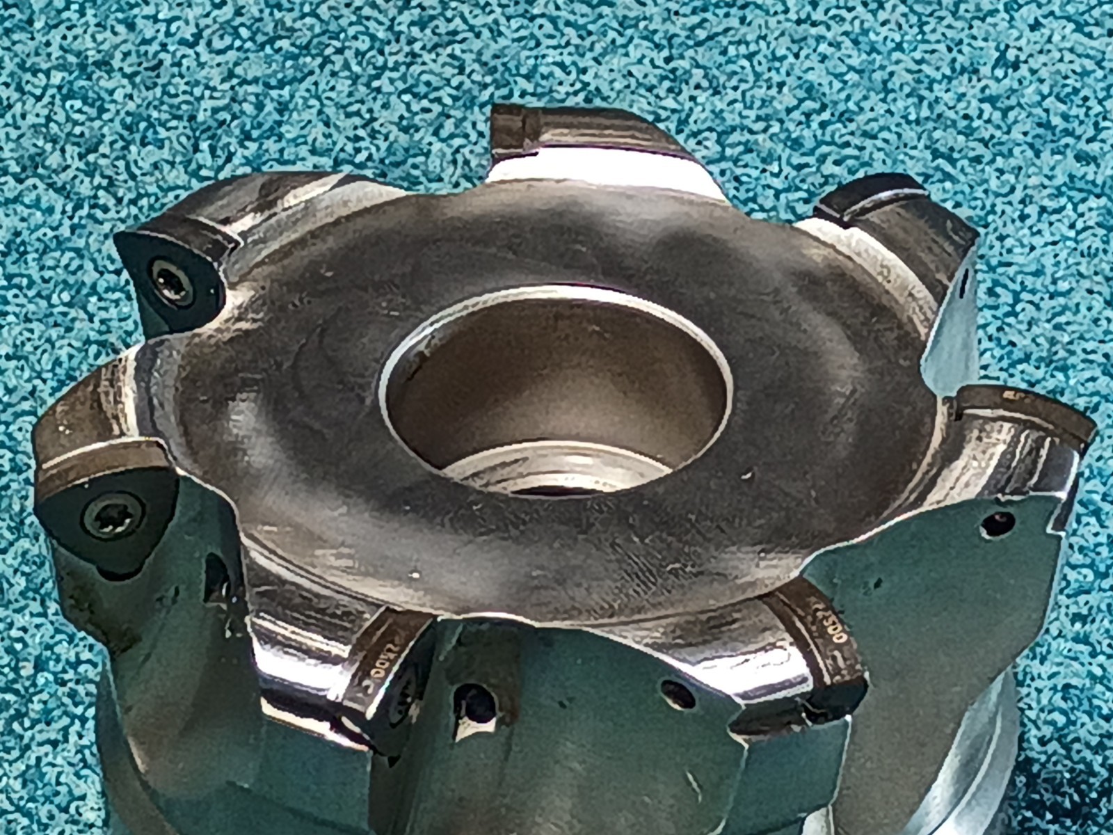 Seco R220.21-4.00-R160.7A 4″ Facemill 7 Pocket W/Inserts 1.5″ Arbor & Allen Bolt