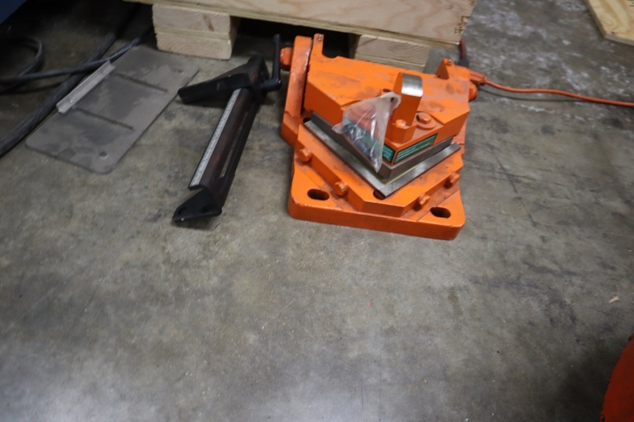 Scotchman 50514-EC 50 Ton Hydraulic Ironworker, Flat Shear, Angle Shear, Brake