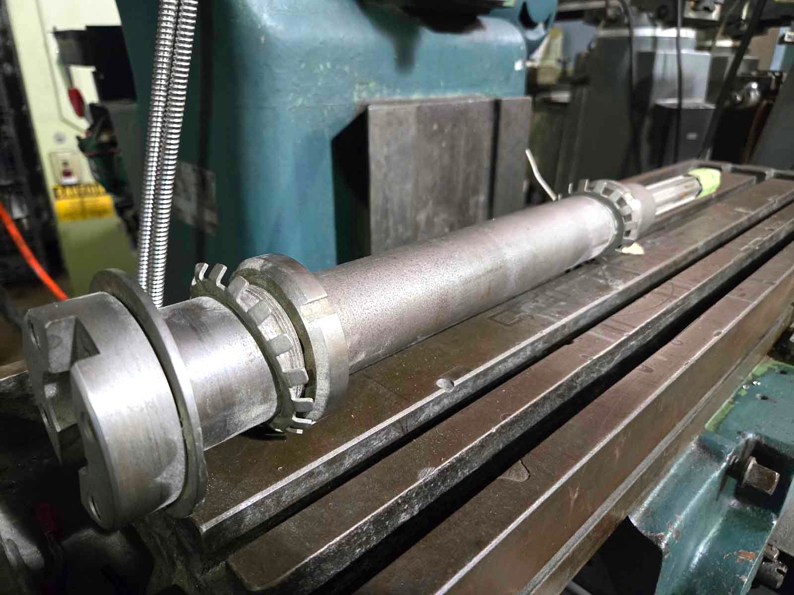 FRAY 10RH “All Angle” Horizontal / Vertical Manual Mill 36″ x 9″ Table, w/ DRO