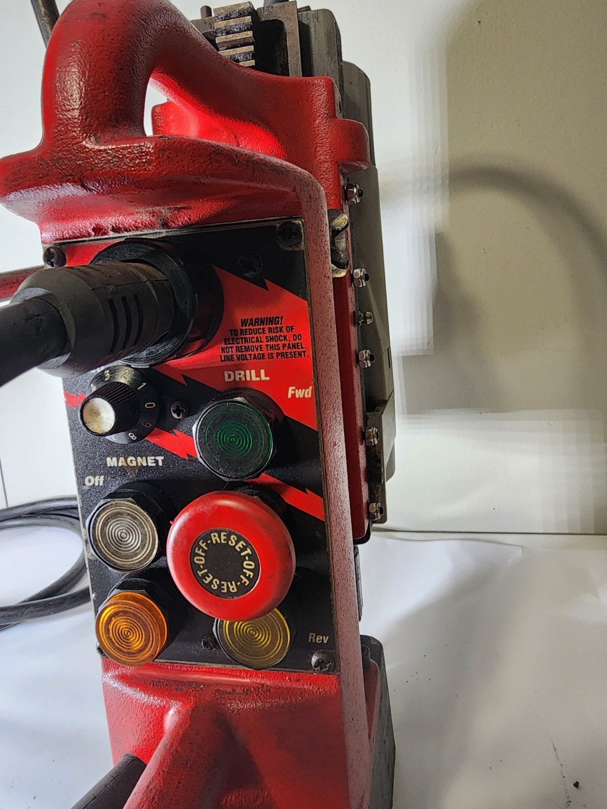 Milwaukee 4202 (4202/4262-1) Magnetic Drill with 3/4″ Chuck, key and oiler
