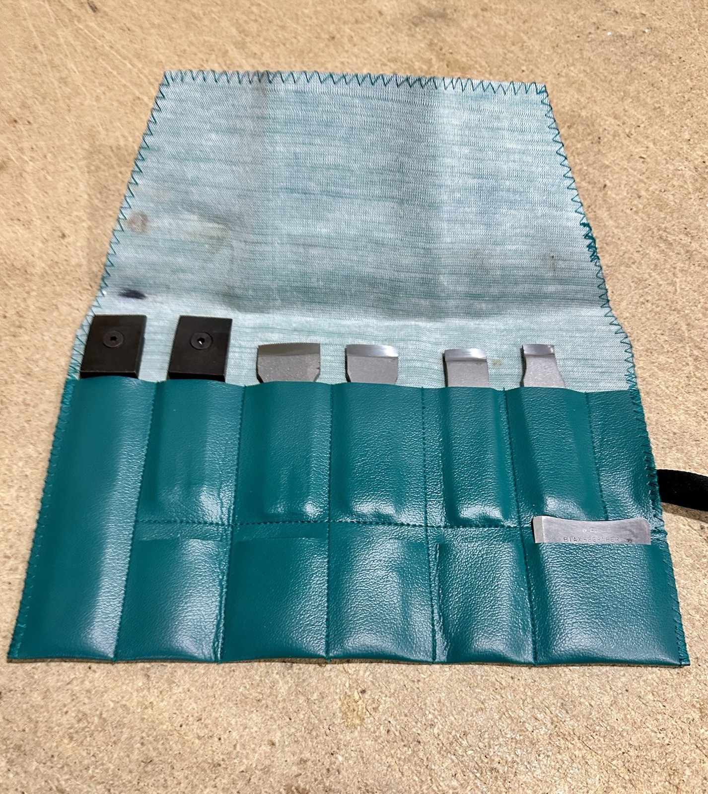 BIAX Scraper Blade Kit w/ Leather Pouch