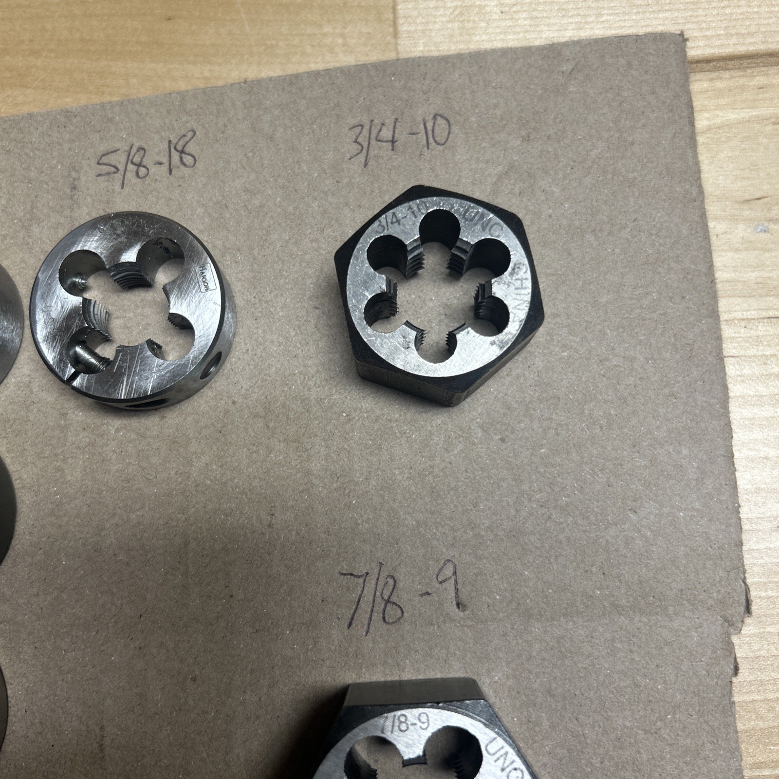 Widell/Hanson/China Die lots. Total of 37 pieces. See pictures for sizes