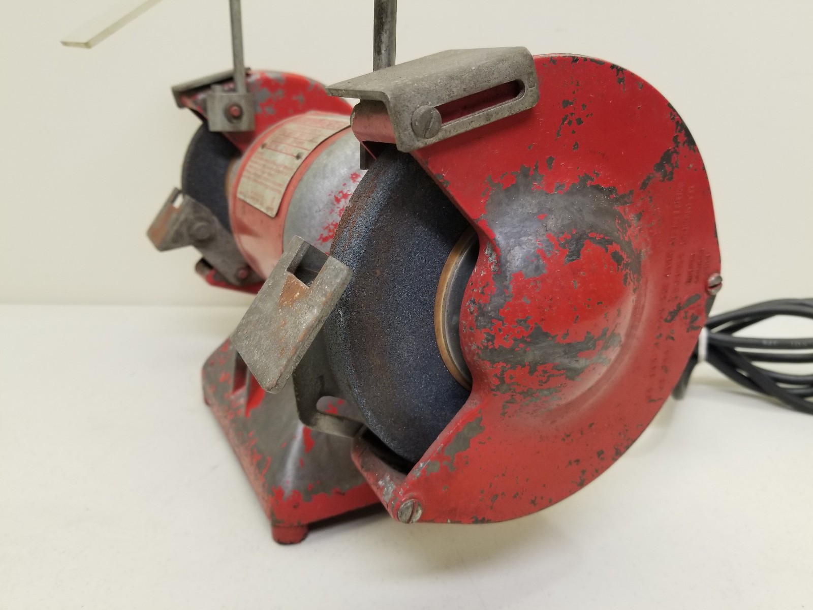 BALDOR 6” GRINDER / BUFFER #612R – 1/3 HP – 3600 RPM – 115 VOLTS – RUNS GREAT!