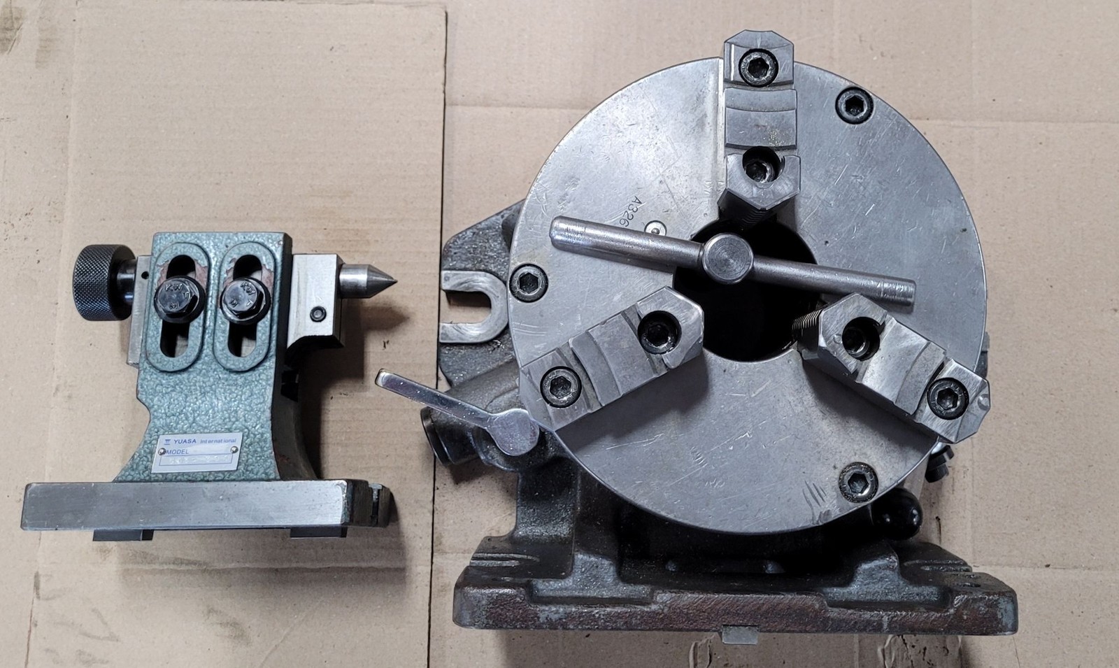 YUASA Model 550-007 Super Spacer w/ 3 Jaw Chuck & Tailstock