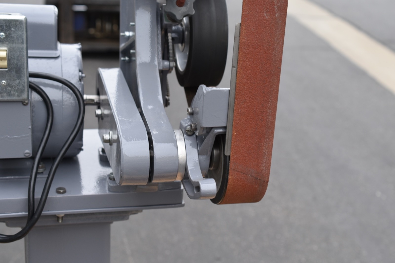 Burr King belt grinder 482, 2″ x 48″, 3 wheel, 1/2 hp with stand