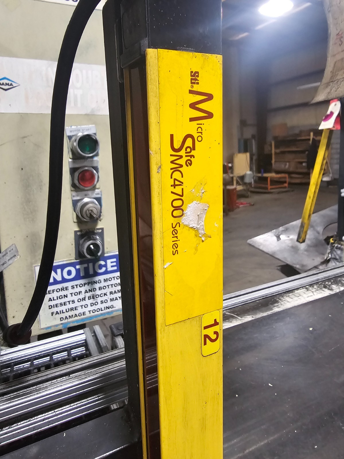 Multipress Incorporated Model I106R – 8 Ton Hydraulic Rotary Multipress, 230V
