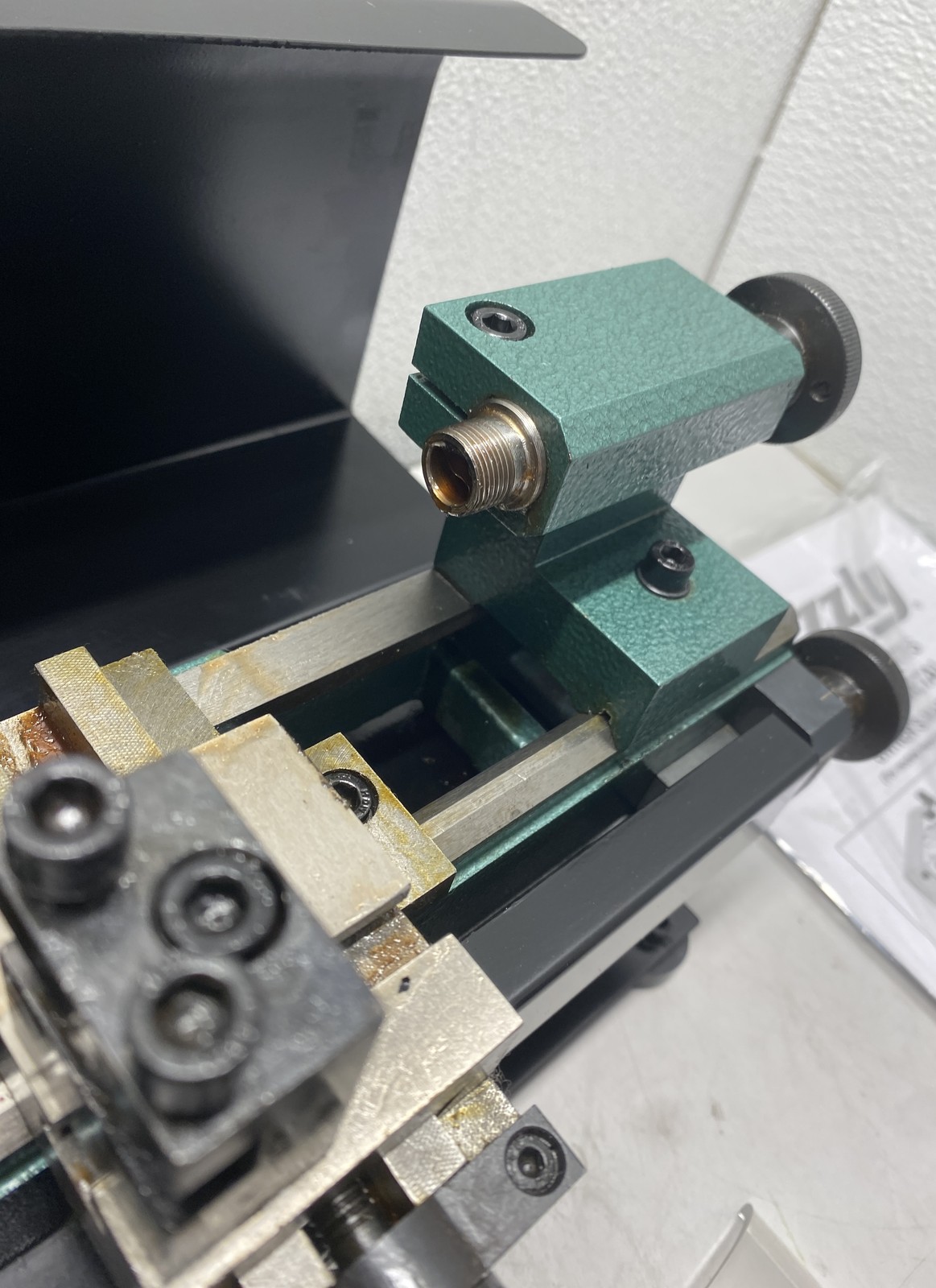 Grizzly 4″ x 6″ Variable-Speed Benchtop Metal Lathe G0745