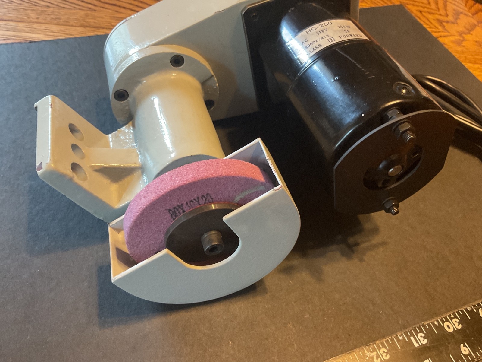 USED TOOL POST GRINDER MODEL MT-150 6000RPM, 250Watt, 110Volt WORKS FINE