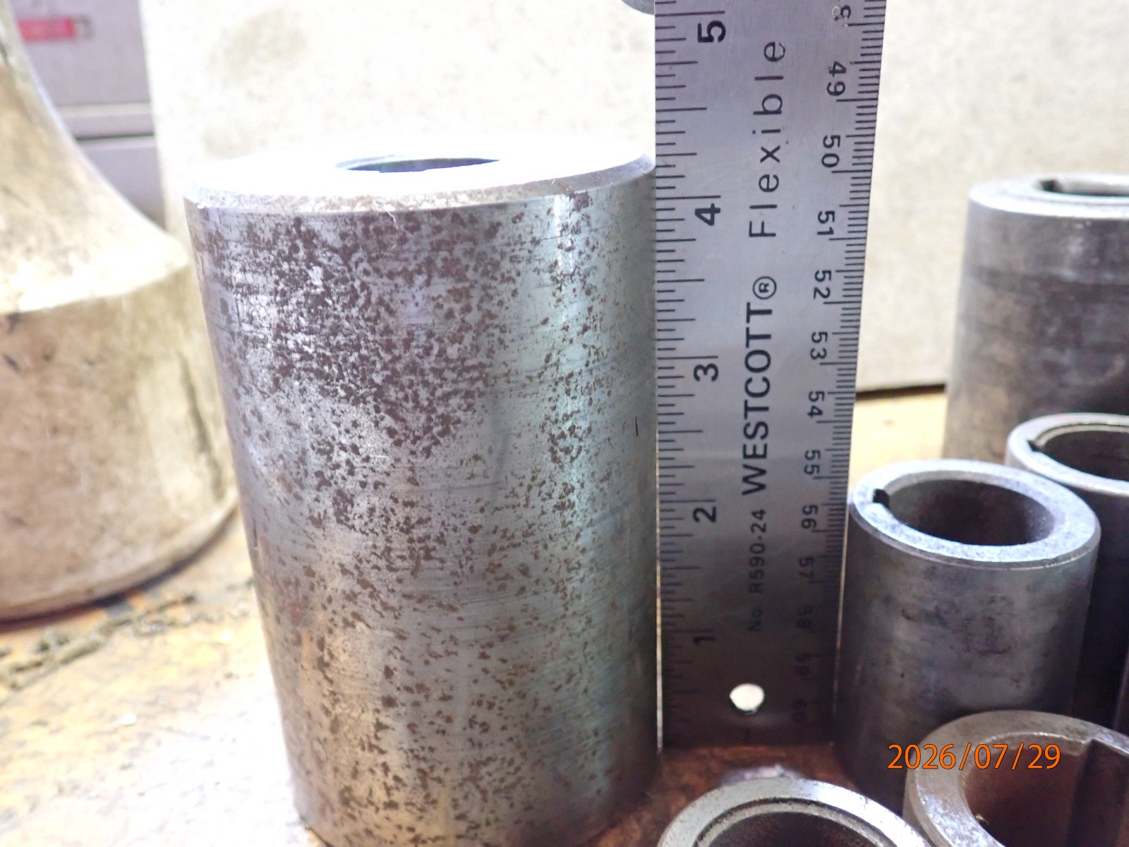LOT 62: PILE OF HORIZONTAL MILLING MILL MACHINE SPINDLE SPACERS 1″ & 1-1/4″ DIA