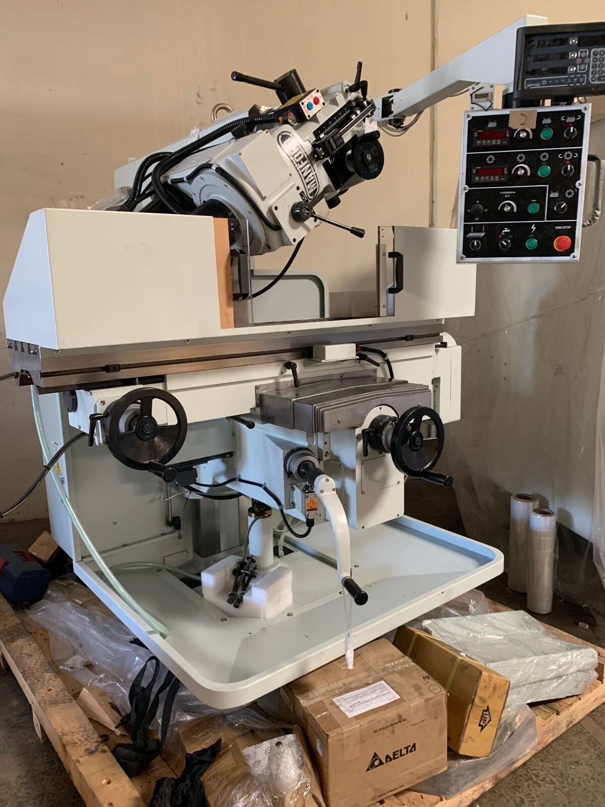58″ Table HORIZONTAL / VERTICAL TURRET MILLING MODEL: VH-250VS-SP by Manford