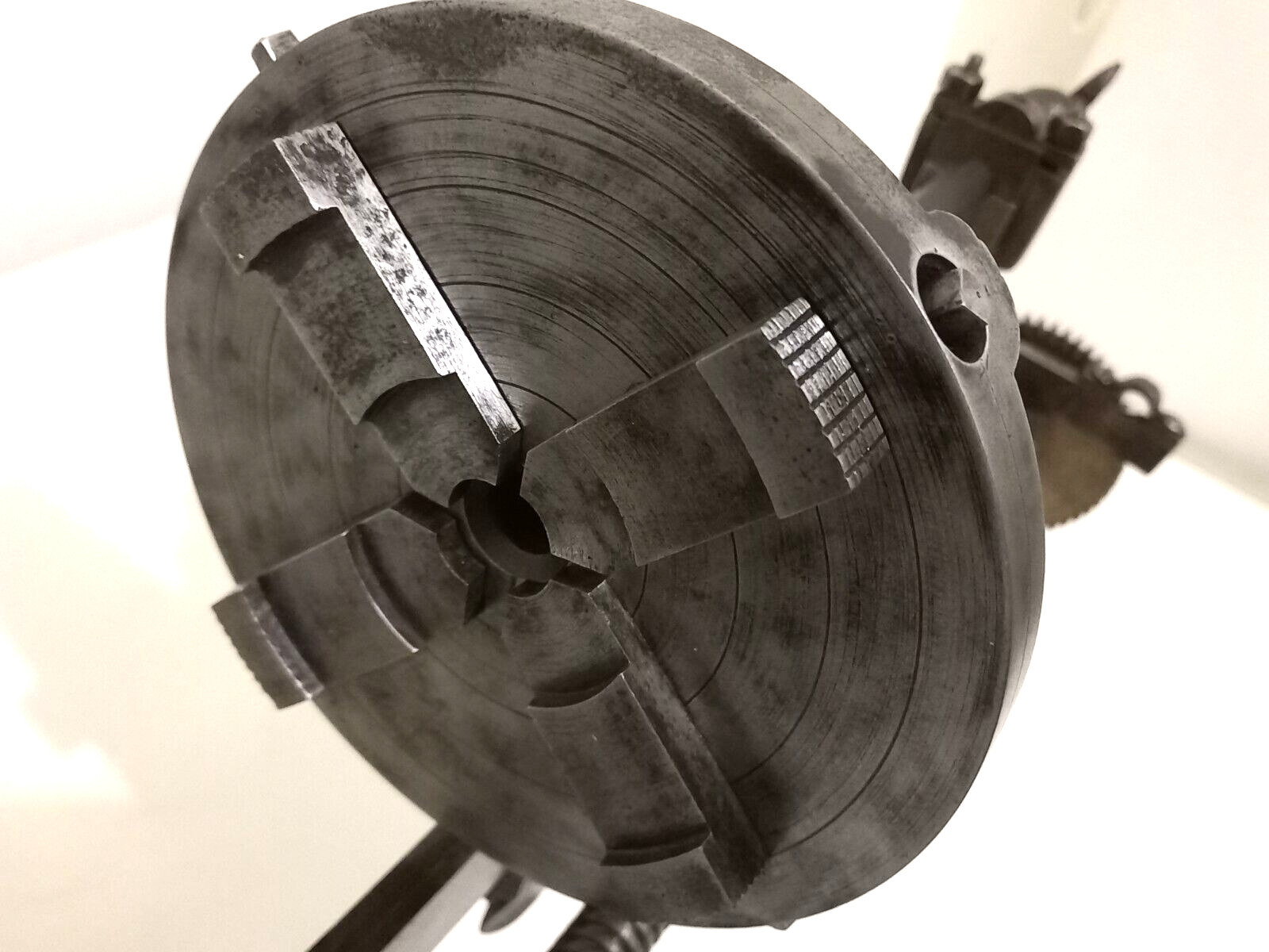 Earliest rose engine lathe ever found 1600’s – A real museum piece