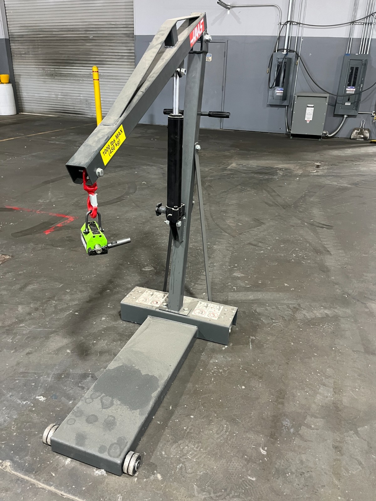 Haas Shop Lift – portable hydraulic floor hoist