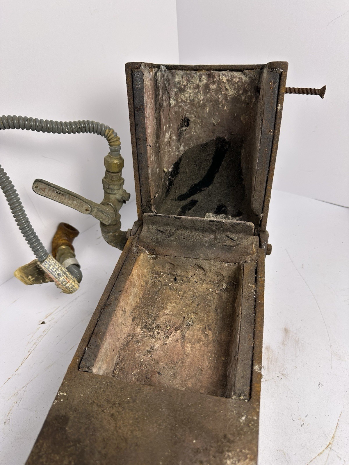 Vintage Johnson No 101 Bench Furnace Cast Iron Gas Forge Blacksmith 1930-1940s