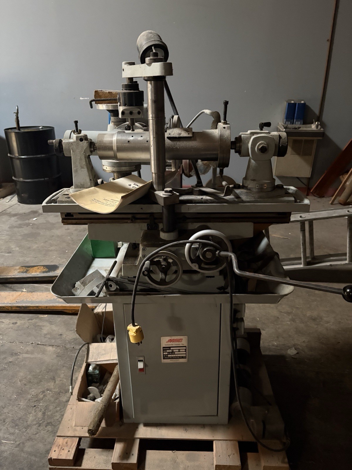 MSC CT-4637 Universal tool and cutter grinder, Electric, 1/2 HP Spindle
