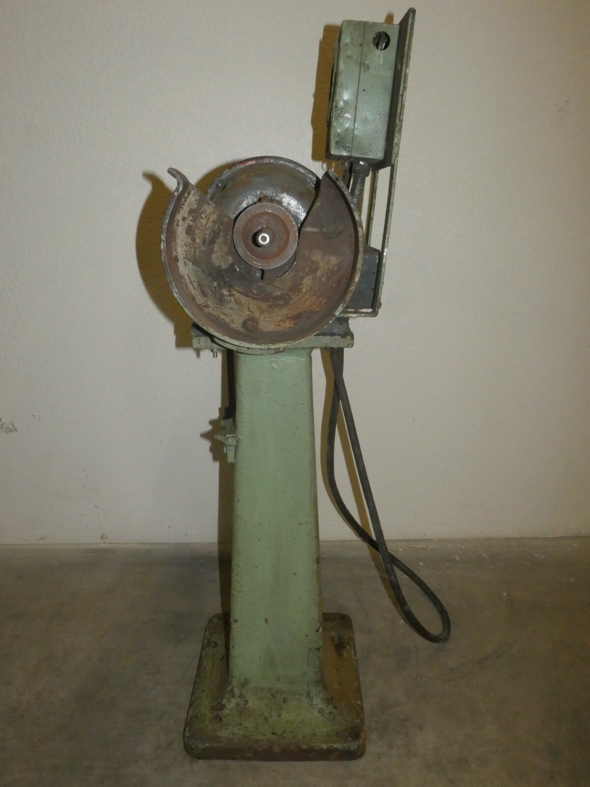 12 in Unbranded Pedestal Grinder