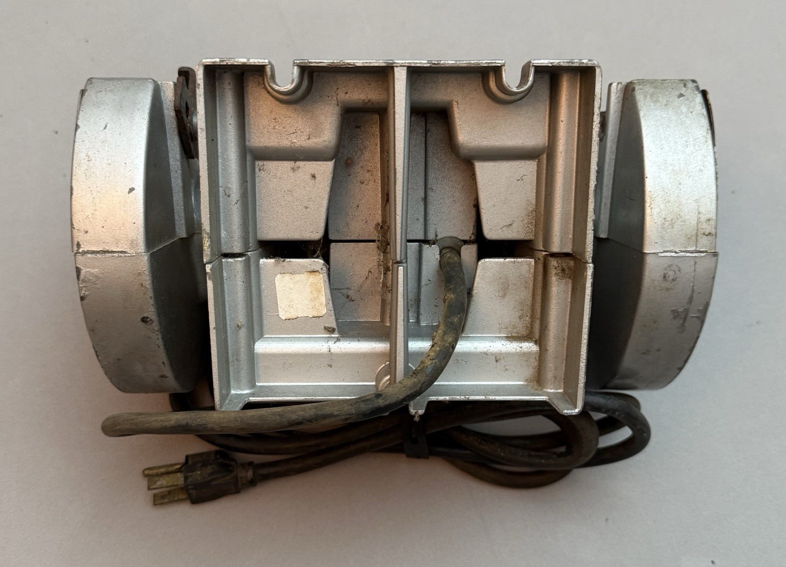 Vintage Black & Decker 5″ Bench Grinder No. 7900 ( Tested )