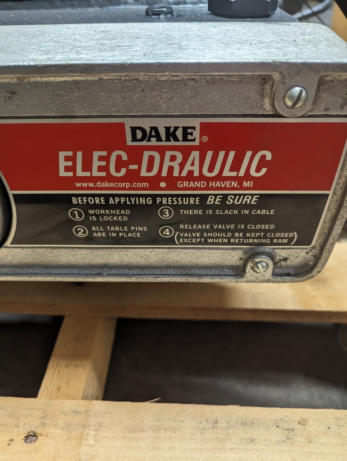 Dake 50 Ton Elec-Draulic Hydraulic Press Head