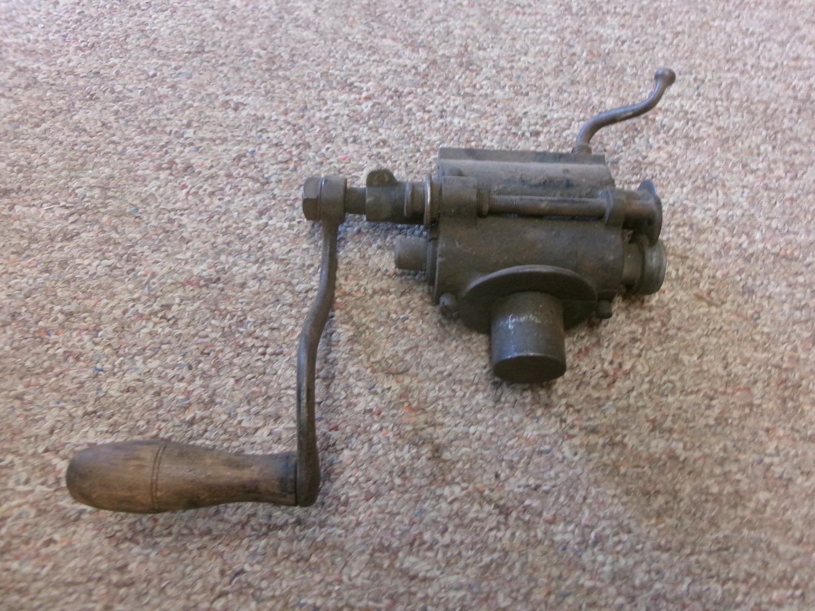 1867 ANTIQUE PECK STOW & WILCOX CO. METAL WORKING TOOL SMALL BURRING HAND CRANK