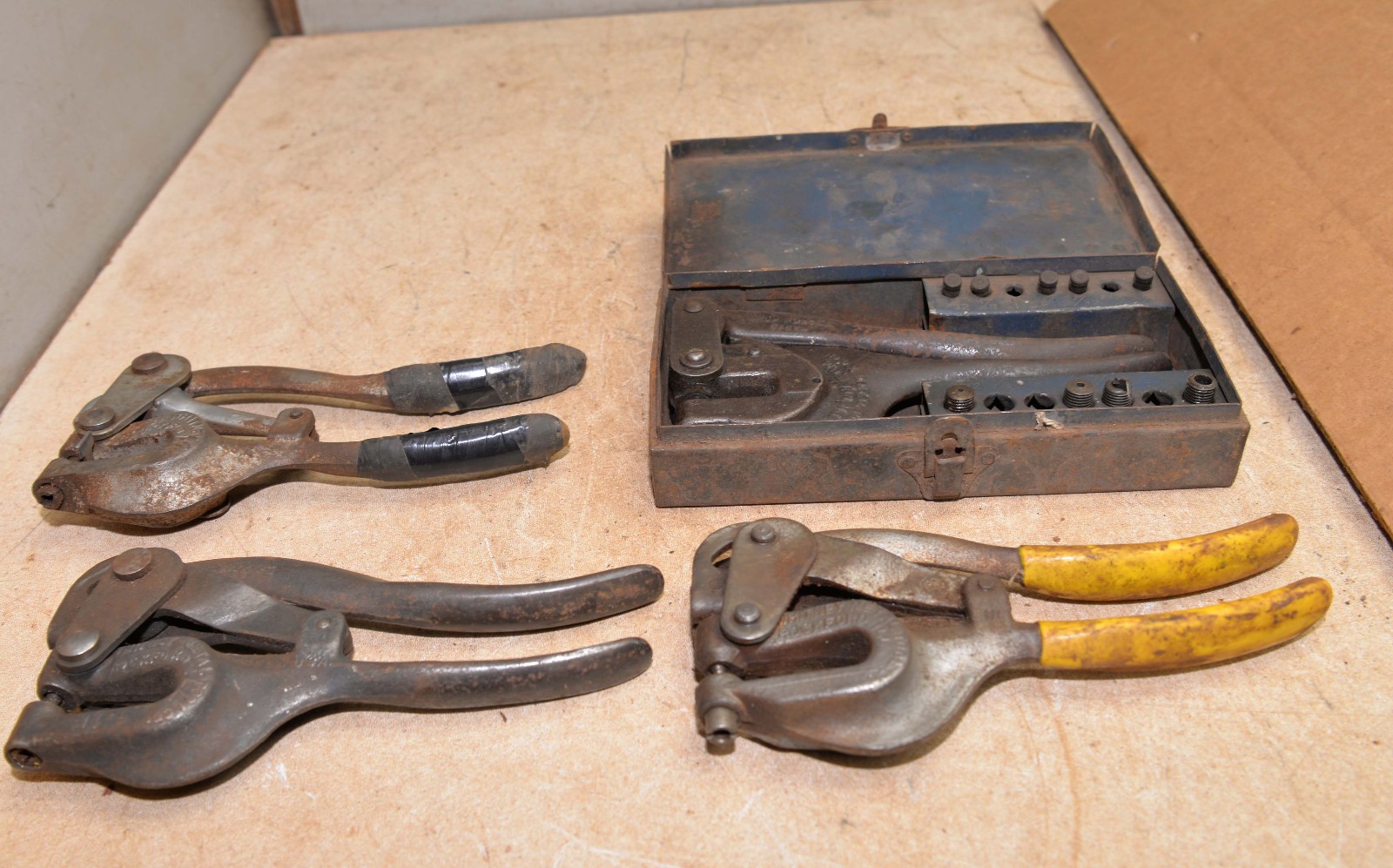 4 metal punch Whitney Parker Kalon portable tinsmith blacksmith bench tool lot