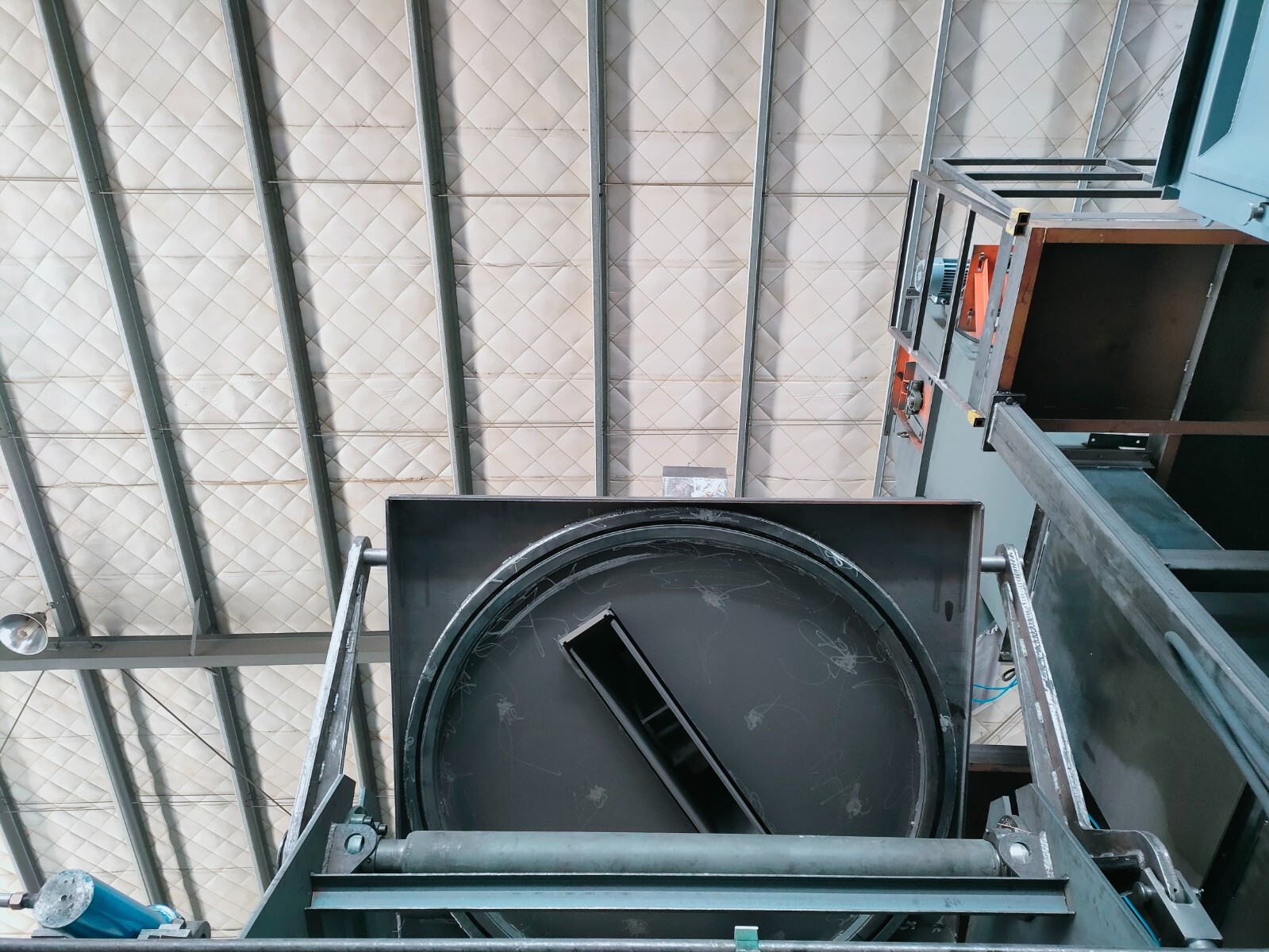 21 Cubic Foot Manganese Drum Shot Blast Machine “System” with Dust Collector