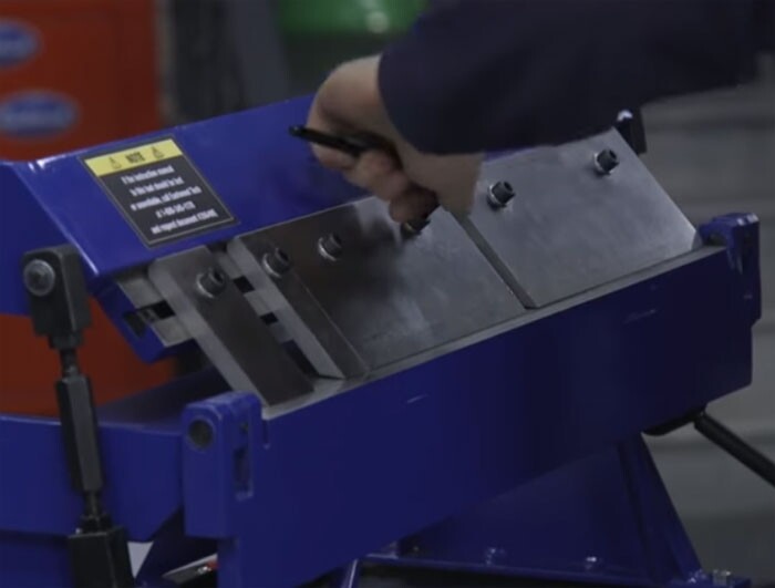 Eastwood 24″ Small Shop Box And Pan Sheet Metal Brake Metal Sheet Working Tool