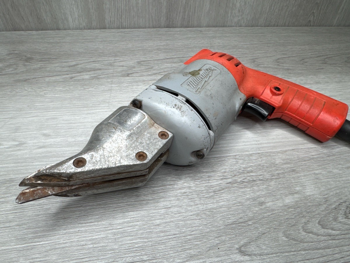 Milwaukee 6850 18 Gauge Corded Swivel Head Metal Shear (A1D031117)