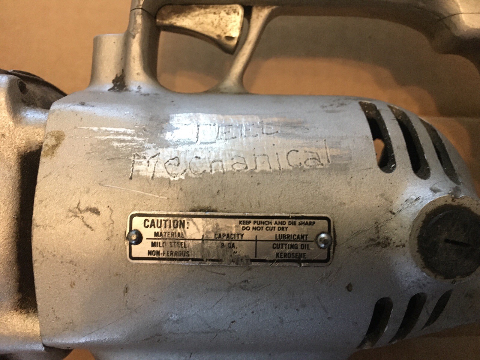 Black & Decker Industrial Heavy Duty 8 Gauge Nibbler 3255