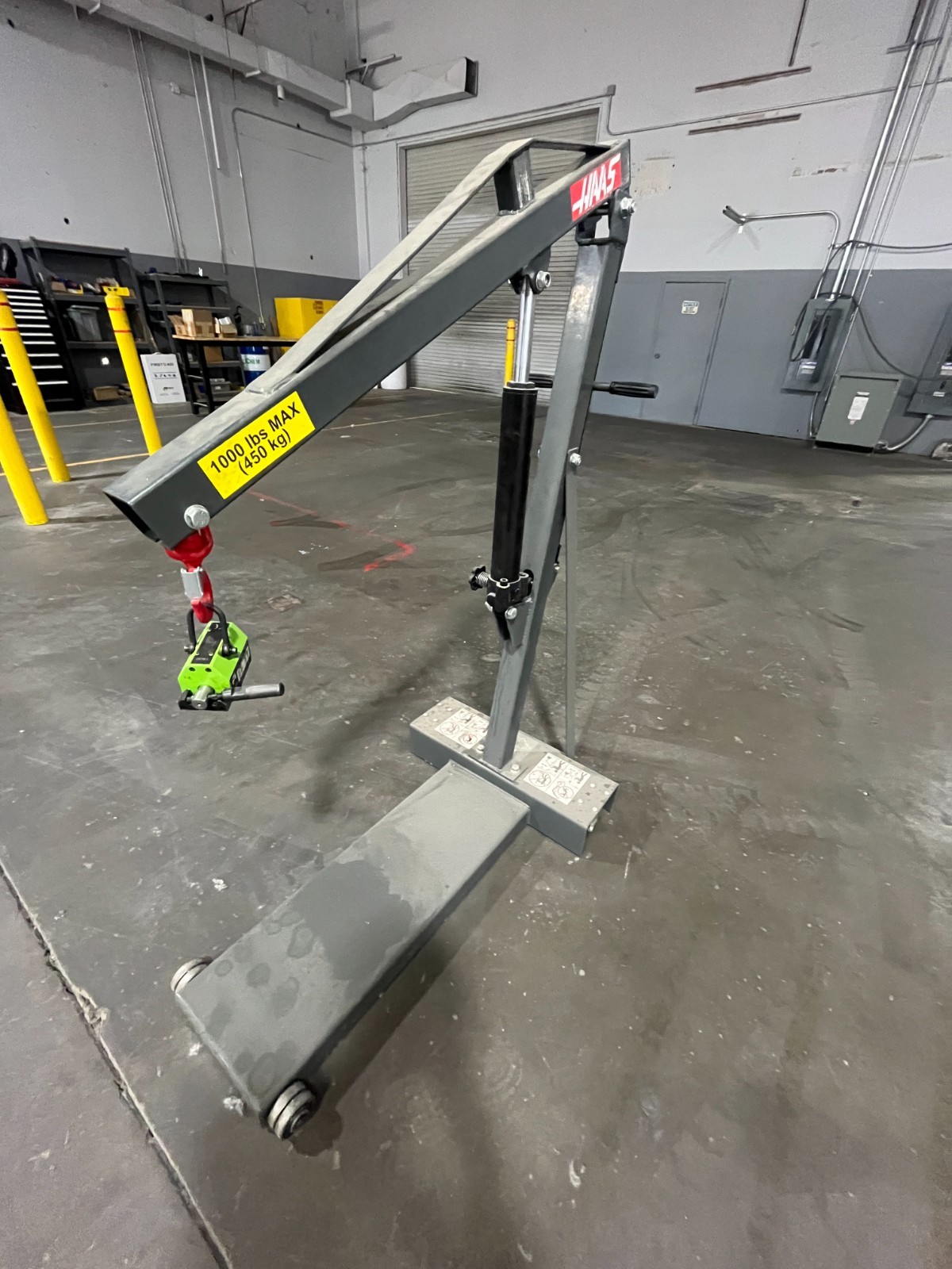 Haas Shop Lift – portable hydraulic floor hoist
