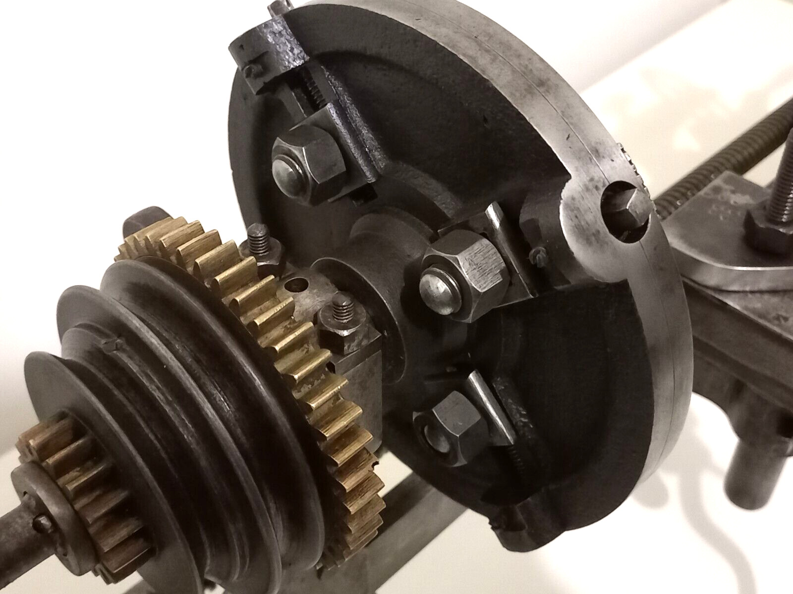 Earliest rose engine lathe ever found 1600’s – A real museum piece