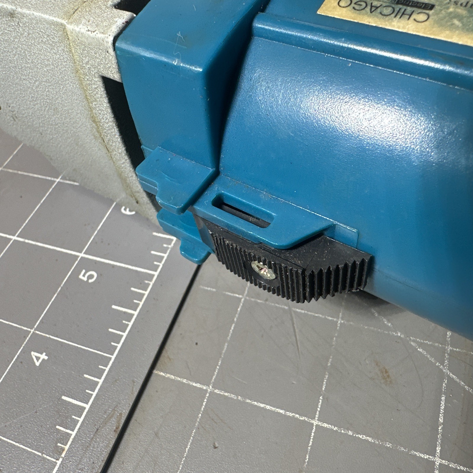 Chicago Electric Metal Shear 120V Corded 18 Gauge Capacity No. 46681