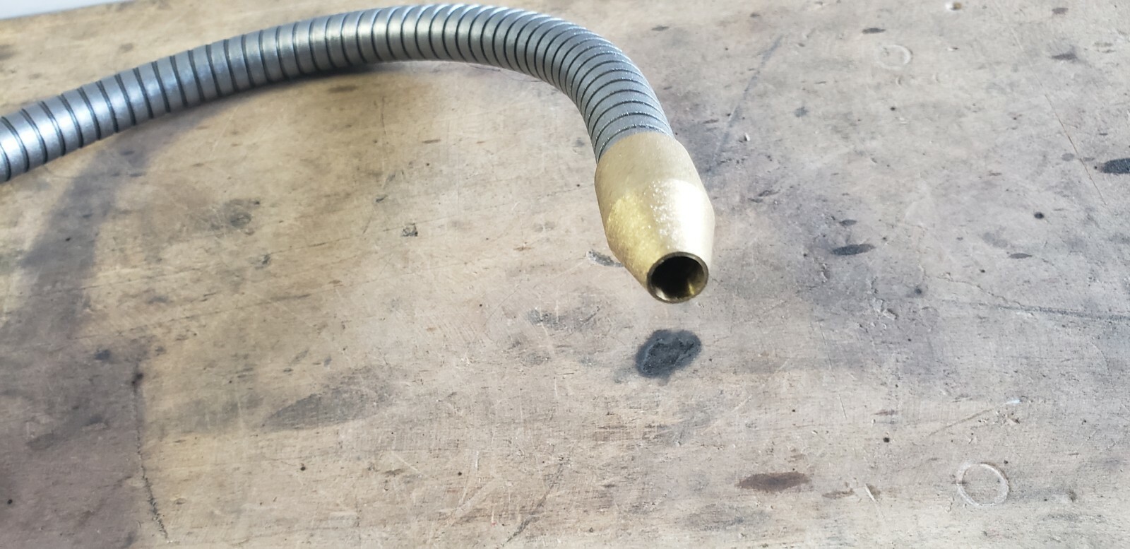 3/8 npt 15 1/2 steel flexible coolant/oil line with brass threads and nozzle