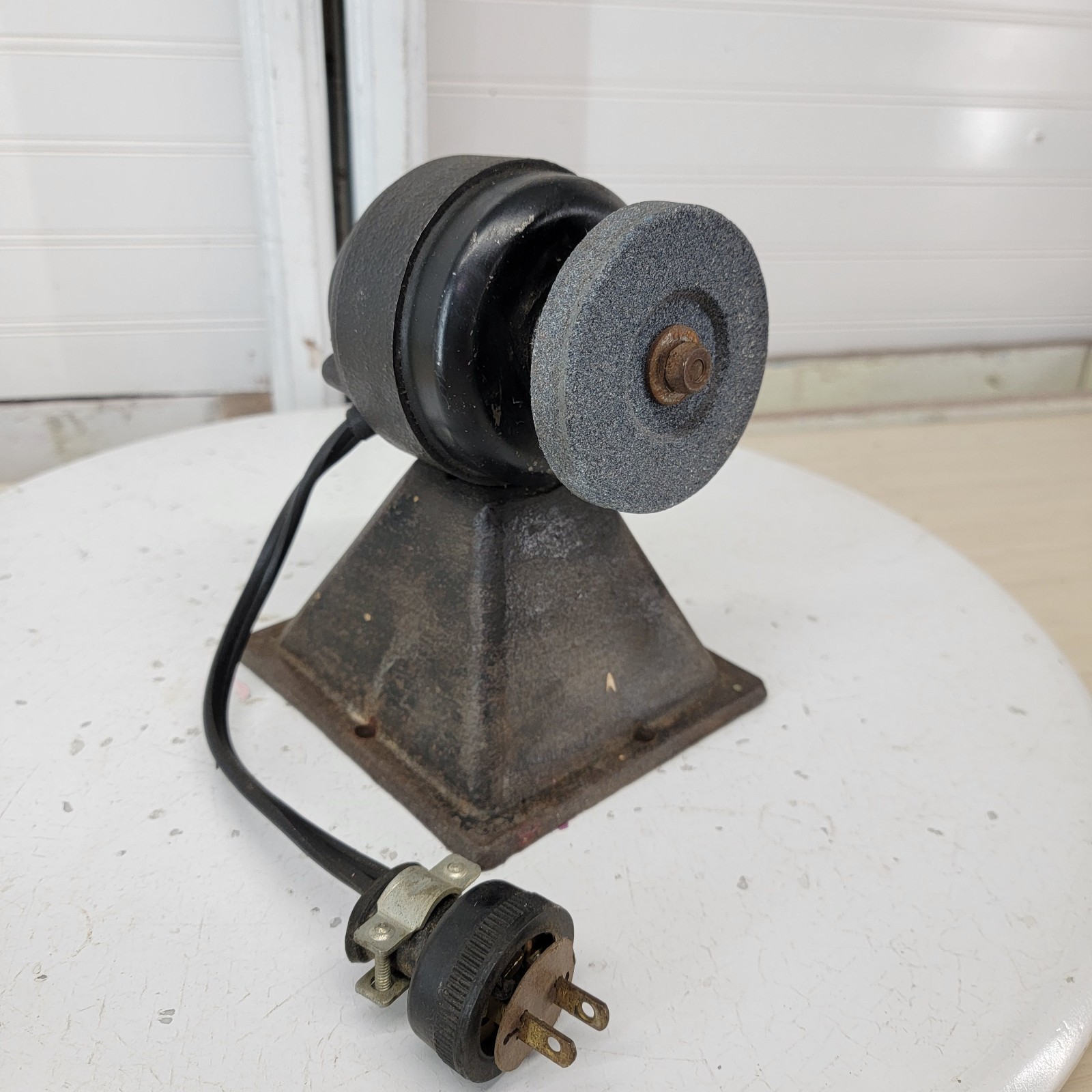 Vintage GE Bench Grinder Tool Sharpener 5KSP51EL551H Motor Works 115V USA