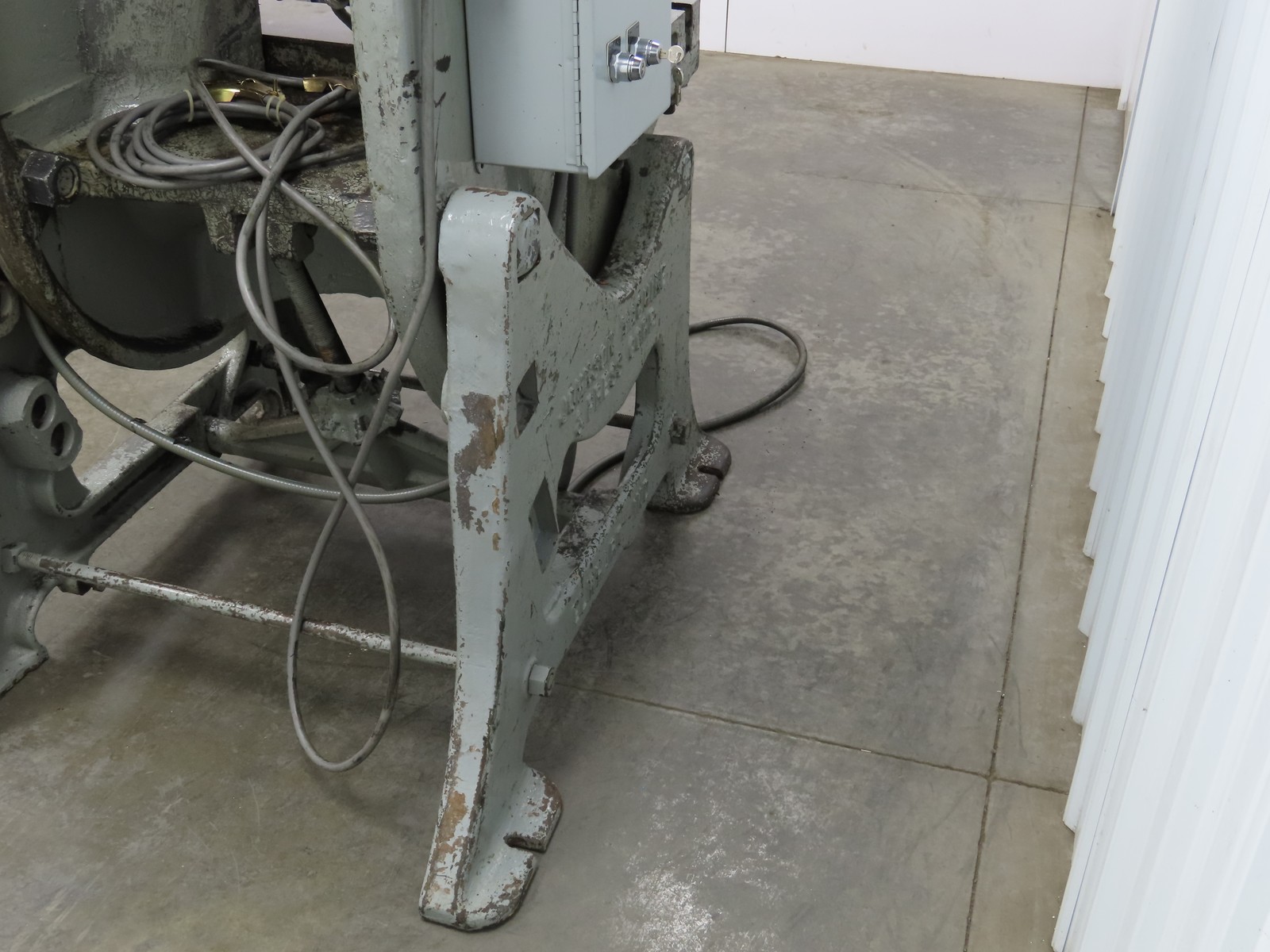 Johnson No 5 Mechanical OBI Punch Press 50 Ton 4″ Stroke 10″ Throat Bad Motor