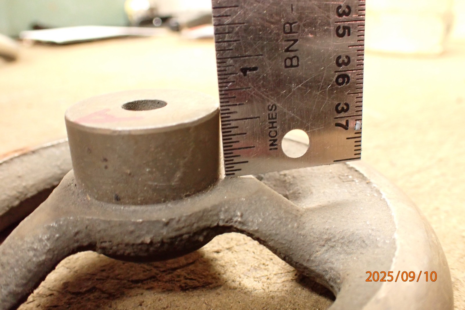 LOT A VINTAGE CAST IRON SMALL MACHINE HANDWHEEL BLANK