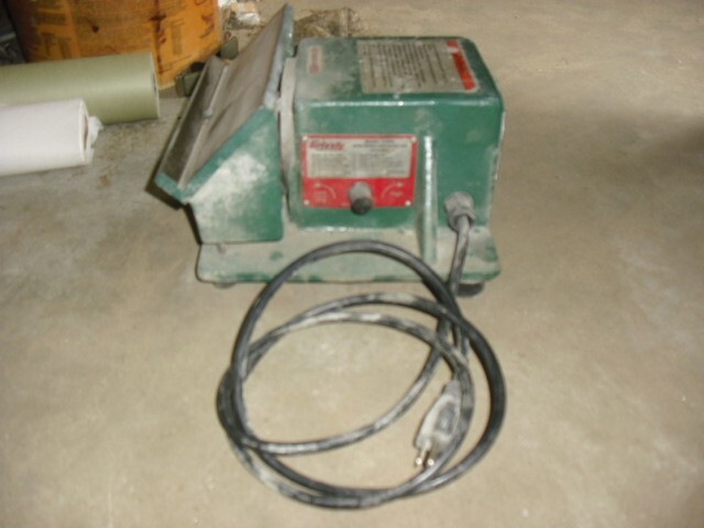 Grizzly T10091 Variable Speed Beveling and Deburring Machine 110V