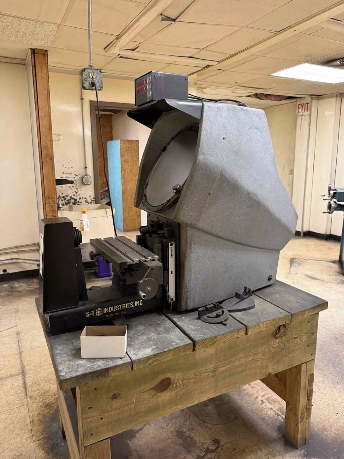 14″ Scherr-Tumico 20-3500, 1996, QC 2000 DRO, SURF. ILL. OPTICAL COMPARATOR, CH