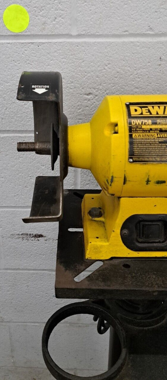 DEWALT BENCH GRINDER DW758 8″ BENCH 120 VAC 60HZ 4.2A 3600 RPM 2012-24-YL72018