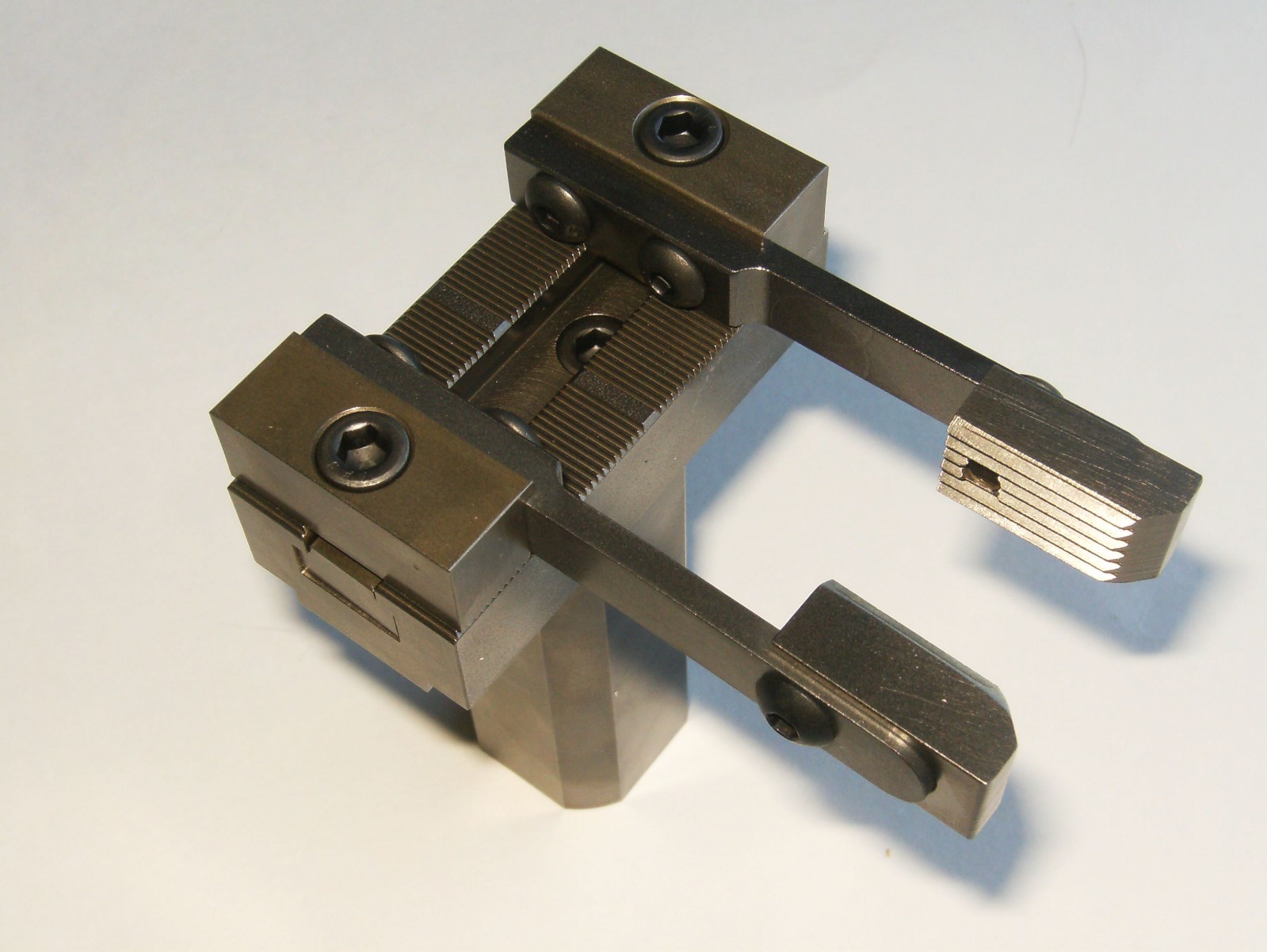 CNC Bar Puller, 1.25″ Round Shank