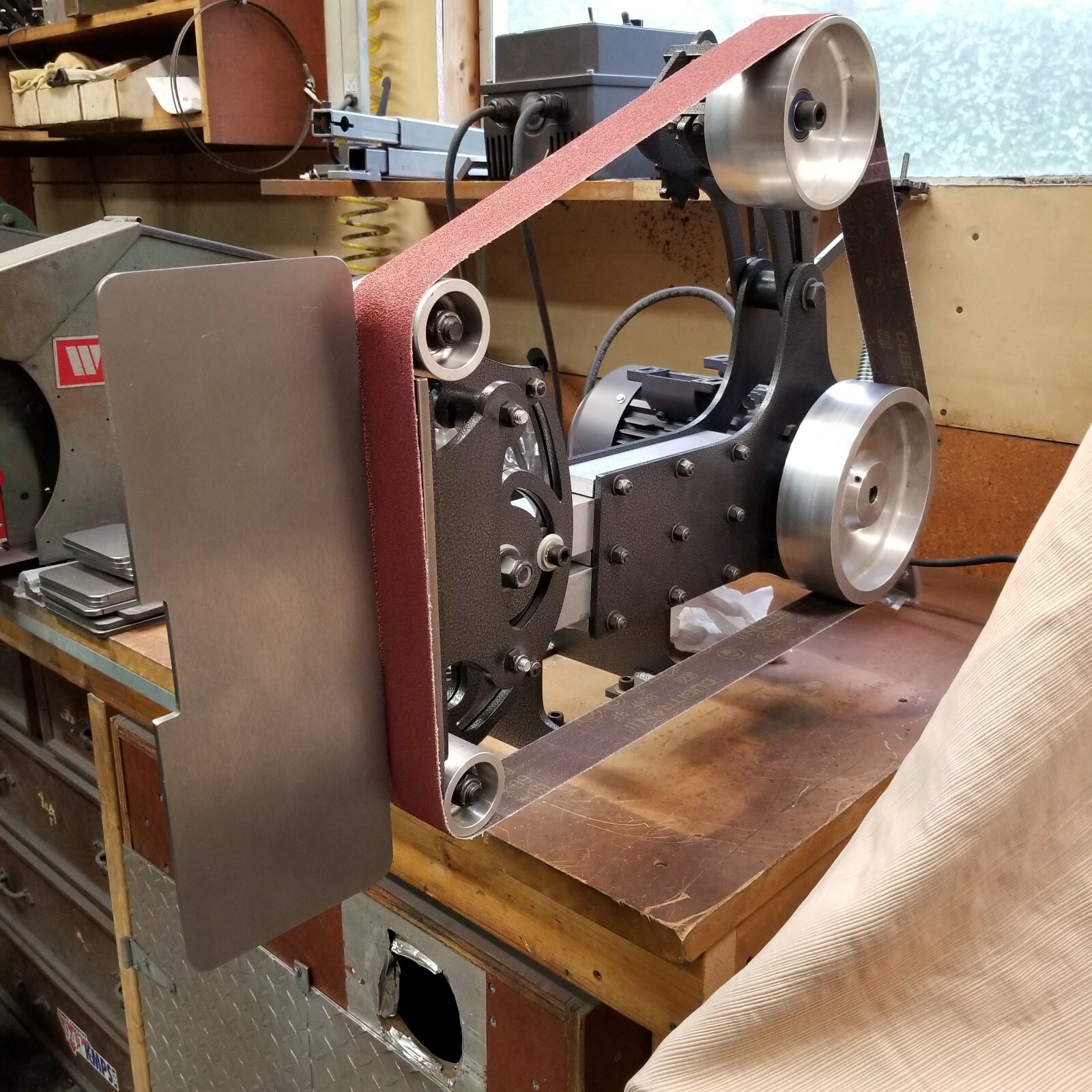 D-D Extreme Tilt Work / Tool Rest for Northridge Mod-2 Belt Grinder