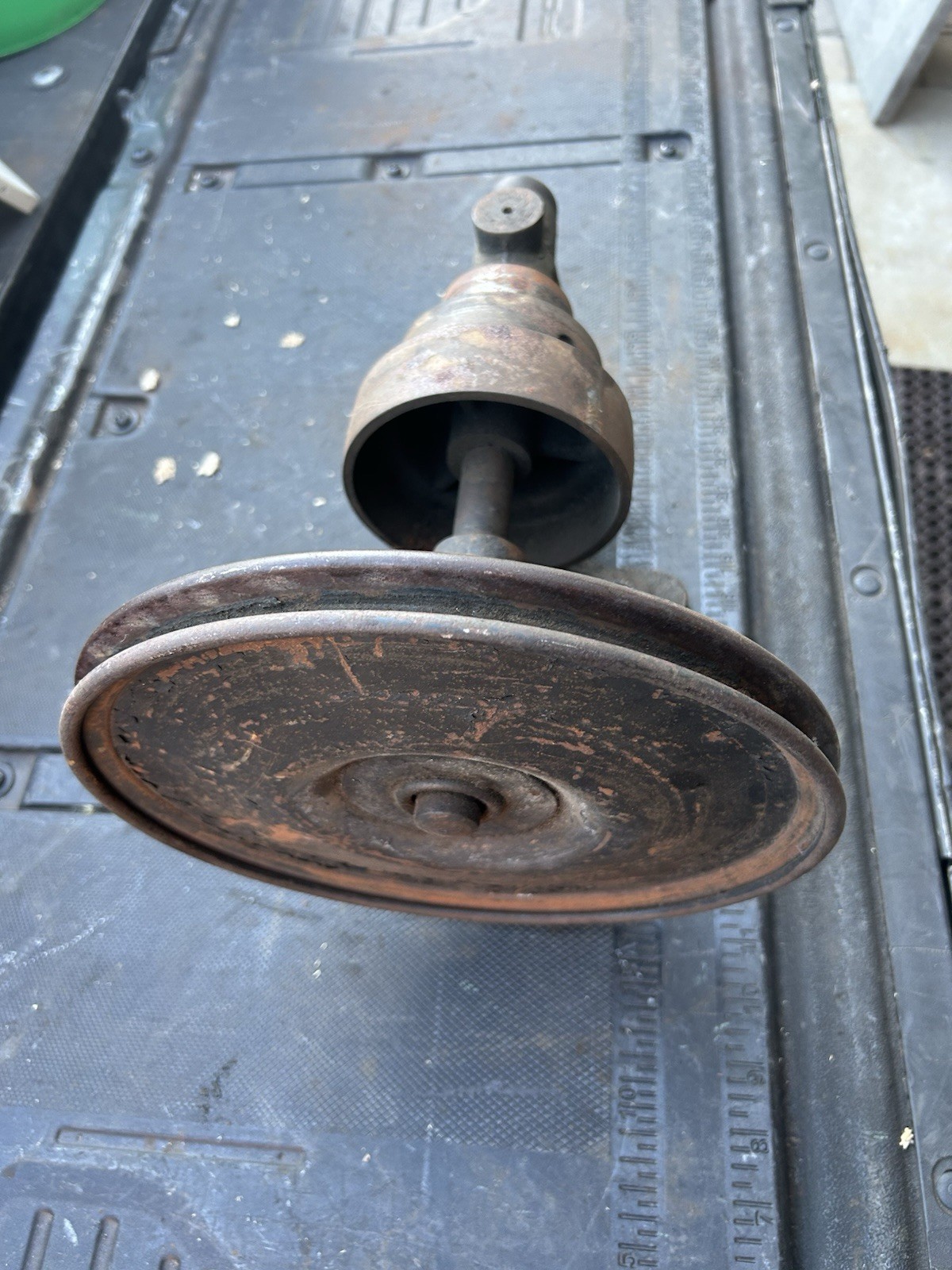 Sheldon 10” Metal Lathe Jackshaft W/ 10” Pulley , 3 Flat Belt Pulleys Cast Iron